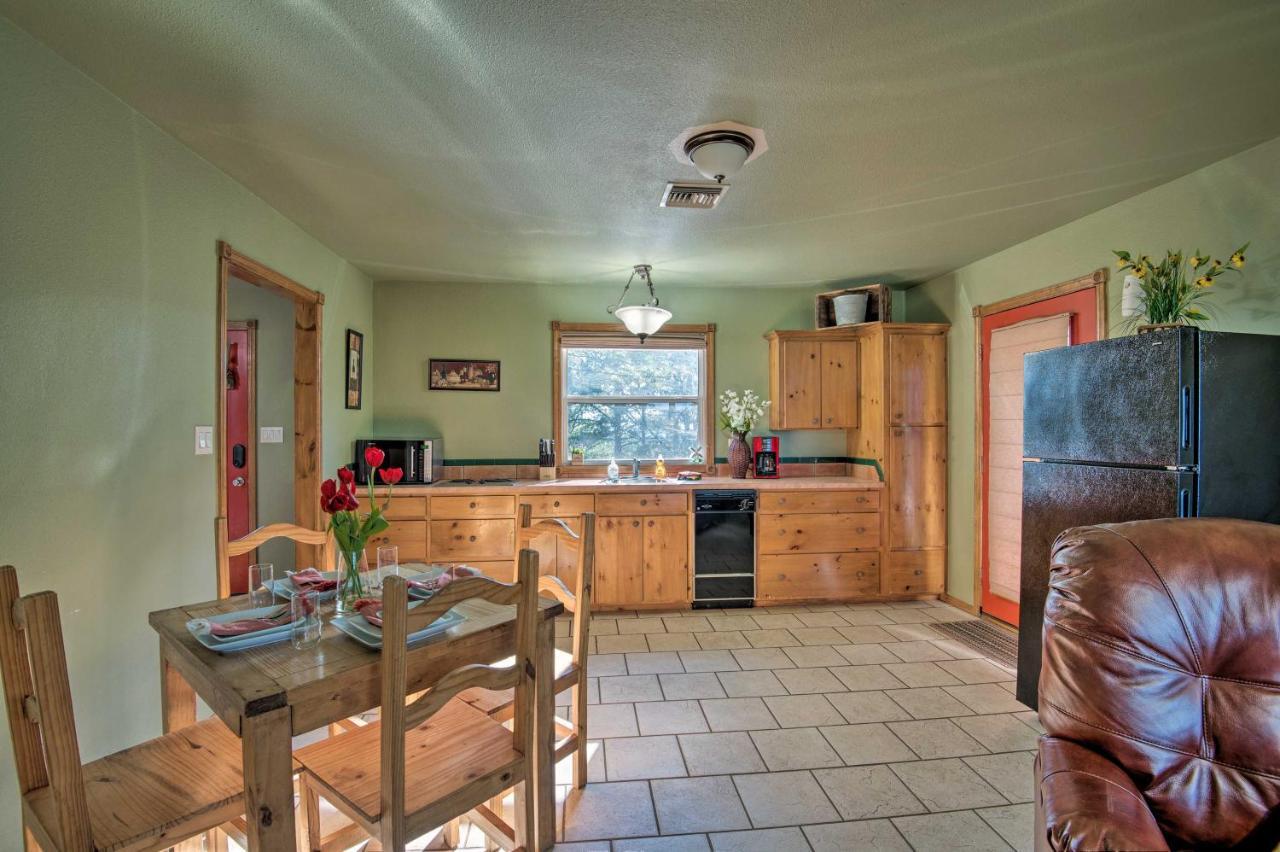 Broken Bow Cottage With Deck, Hot Tub And Fire Pit! Zewnętrze zdjęcie