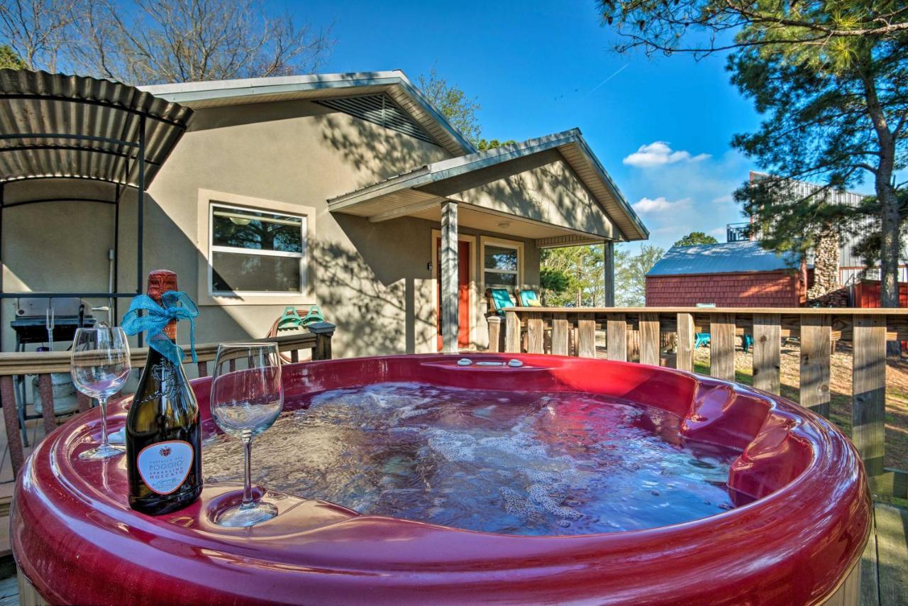Broken Bow Cottage With Deck, Hot Tub And Fire Pit! Zewnętrze zdjęcie